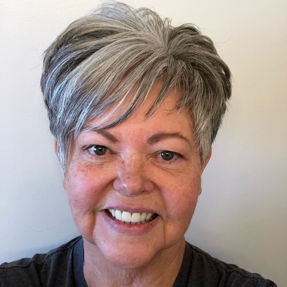 Meet your Posher, Carol - Picture 2 of 3